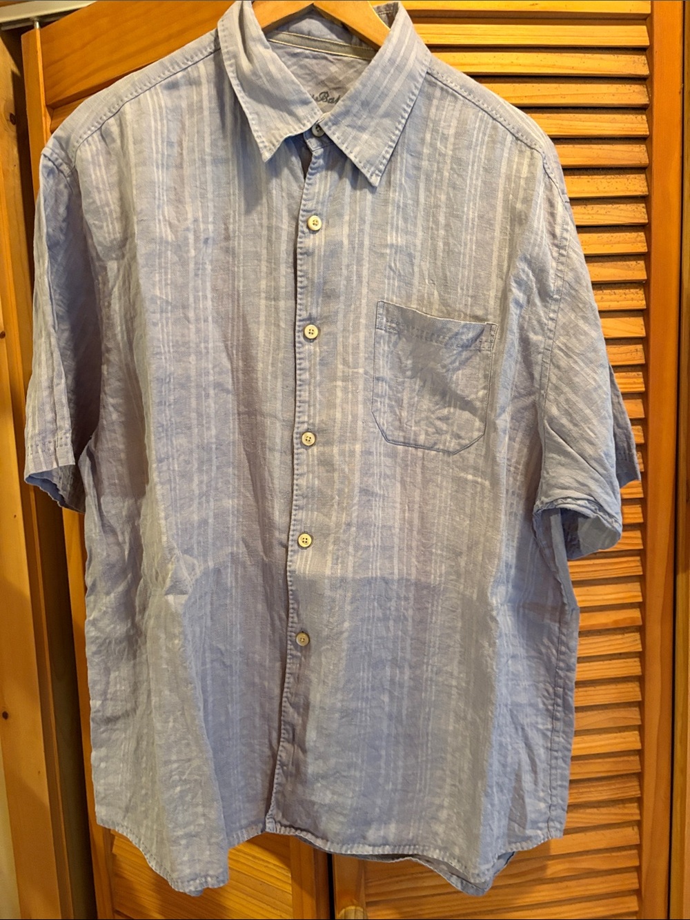 Tommy Bahama Casual Light Blue Short-Sleeve Button-Down Shirt